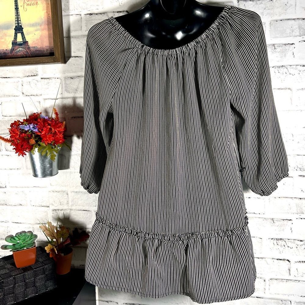 🎉HP🎉Maurices Elastic waist Top/Blouse Size Medium in EUC!! - Picture 3 of 3